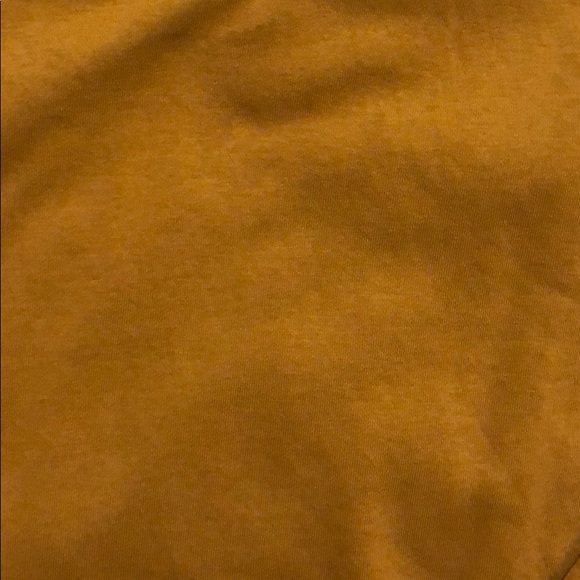 Mustard pullover 🌿 - Picture 3 of 4